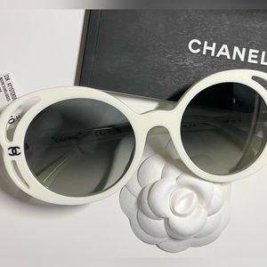 ♥️SOLD♥️ CHANEL 23K Camellia Sunglasses White Large Round CC Brand New Full Set